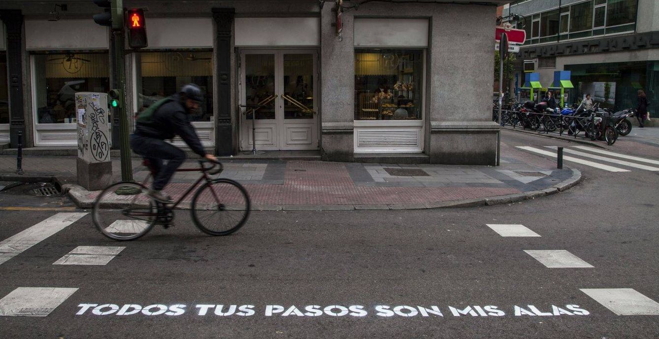 Otro de los versos que decoraban los pasos de peatones | Ayuntamiento 
