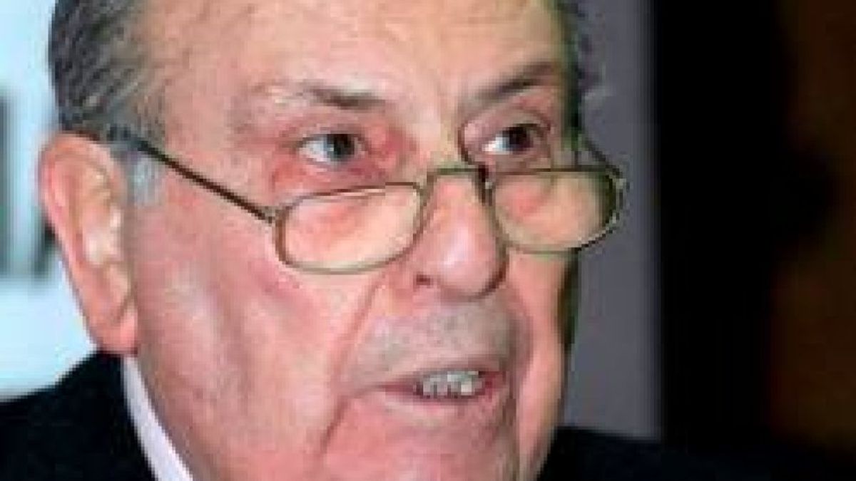 Fallece Alfonso Escámez, el botones que llegó a presidente del Banco Central