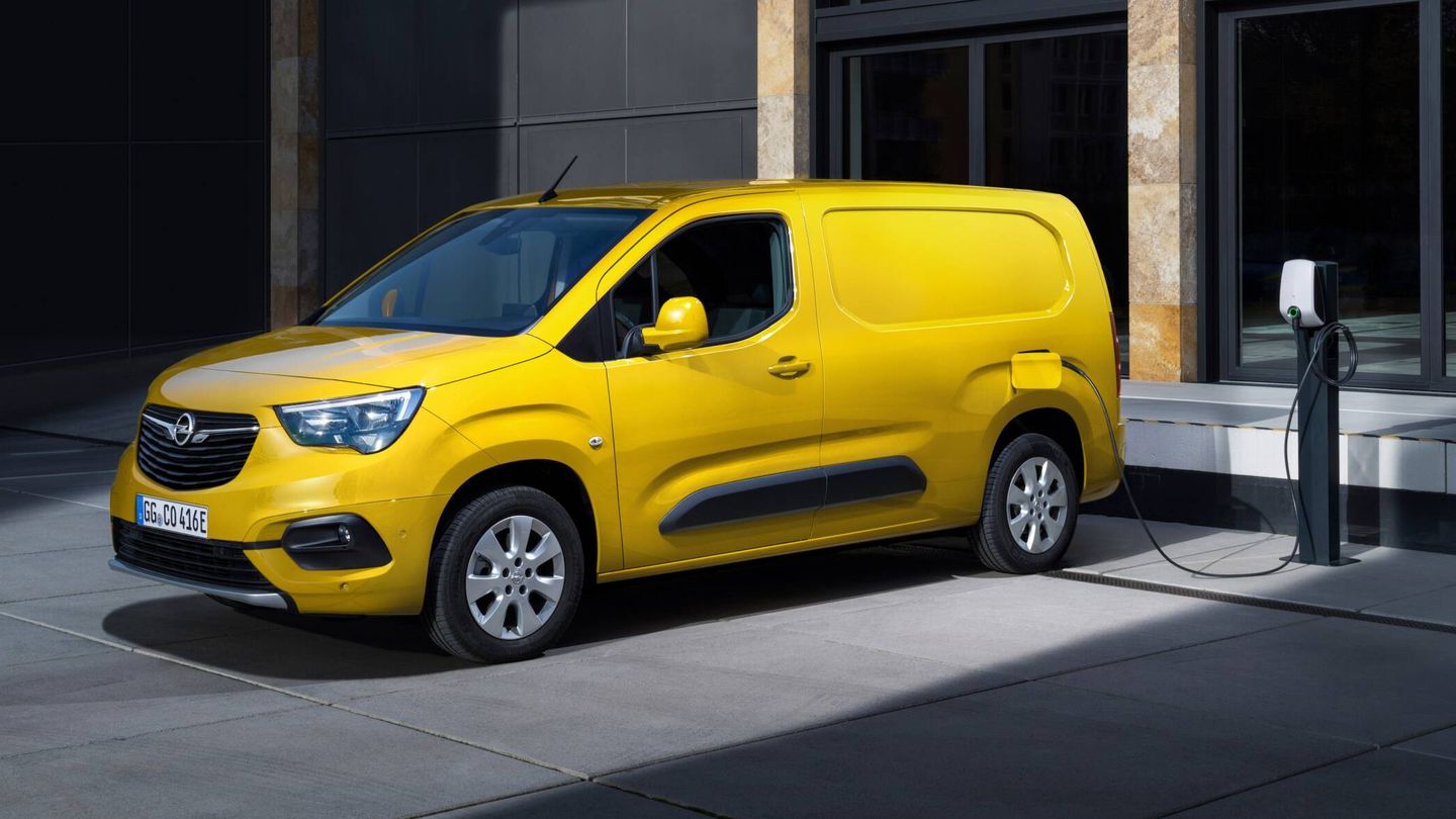 Como ocurre en los otros dos modelos, el Opel Combo-e está disponible en versiones de pasajeros y para carga.