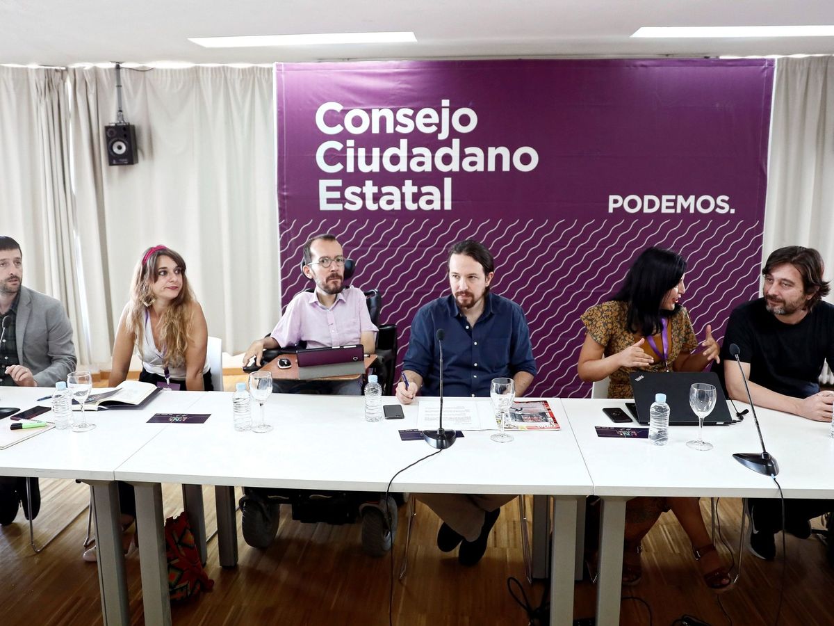 Foto: El líder de Podemos, Pablo Iglesias (3d), junto a Pablo Echenique, Idoia Villanueva y Rafa Mayoral, durante la celebración de un Consejo Ciudadano Estatal. (EFE)