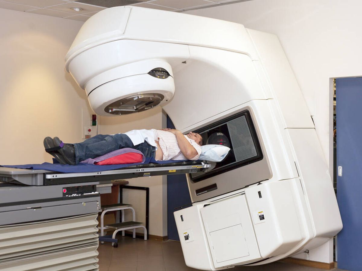 Foto: Sesión de radioterapia para cáncer de próstata. (iStock)