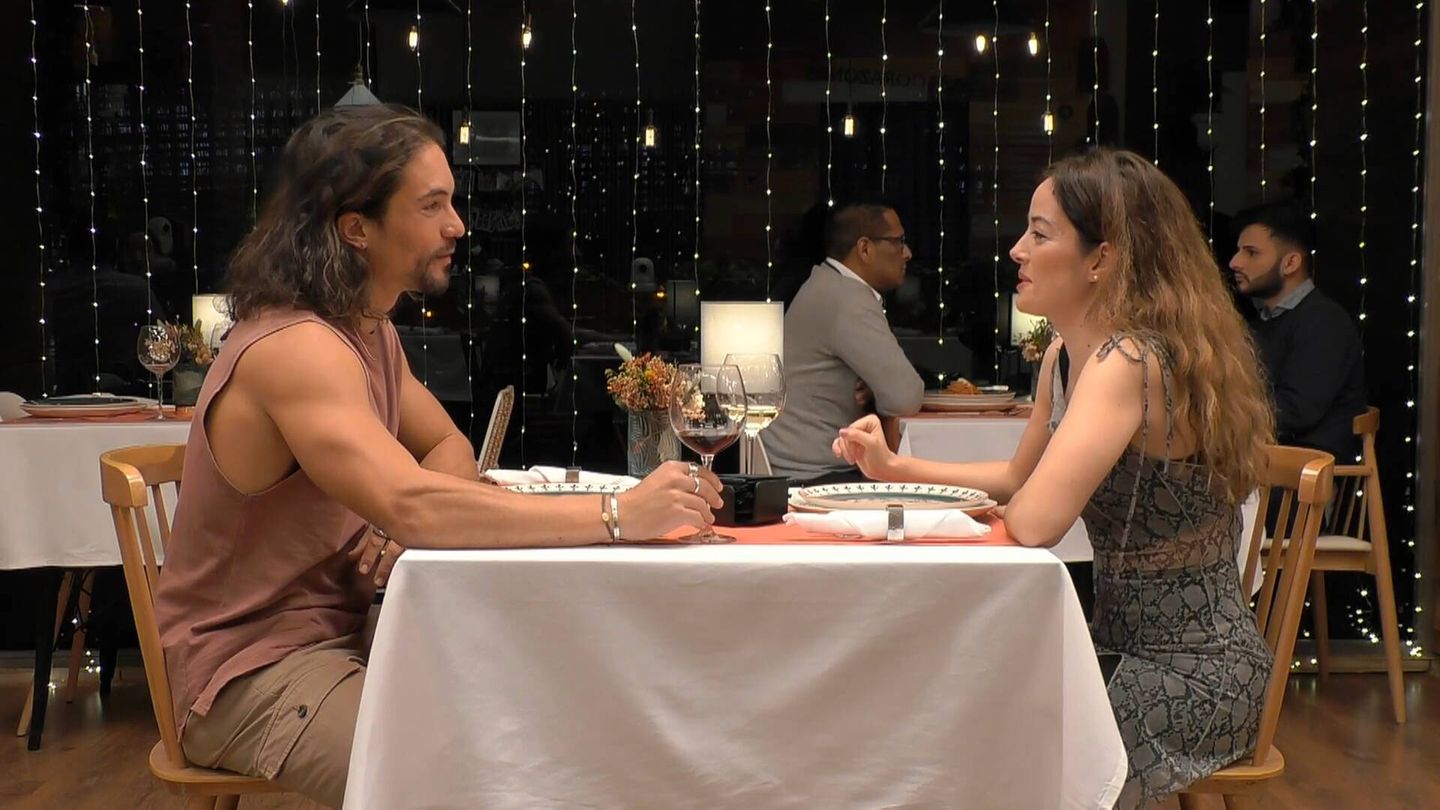 Chema y Idoia cenan en el restaurante de 'First Dates'. (Mediaset)