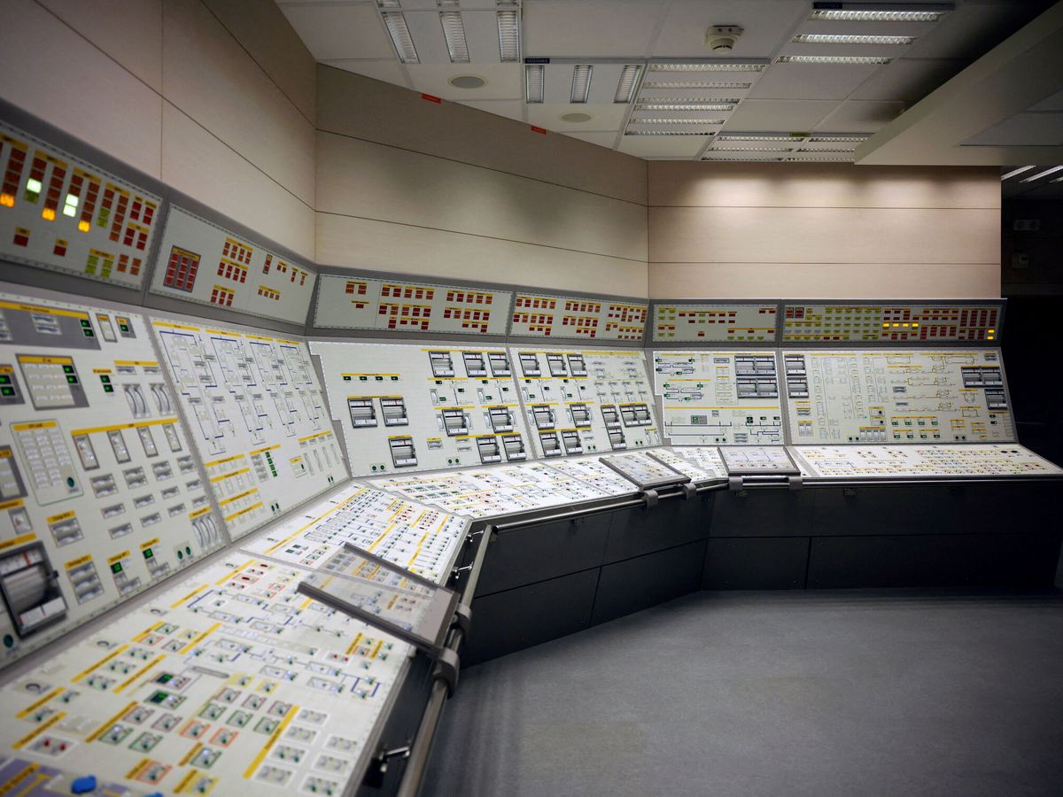 Foto: Panel de control de una central nuclear. (Reuters/Sarah Meyssonnier)