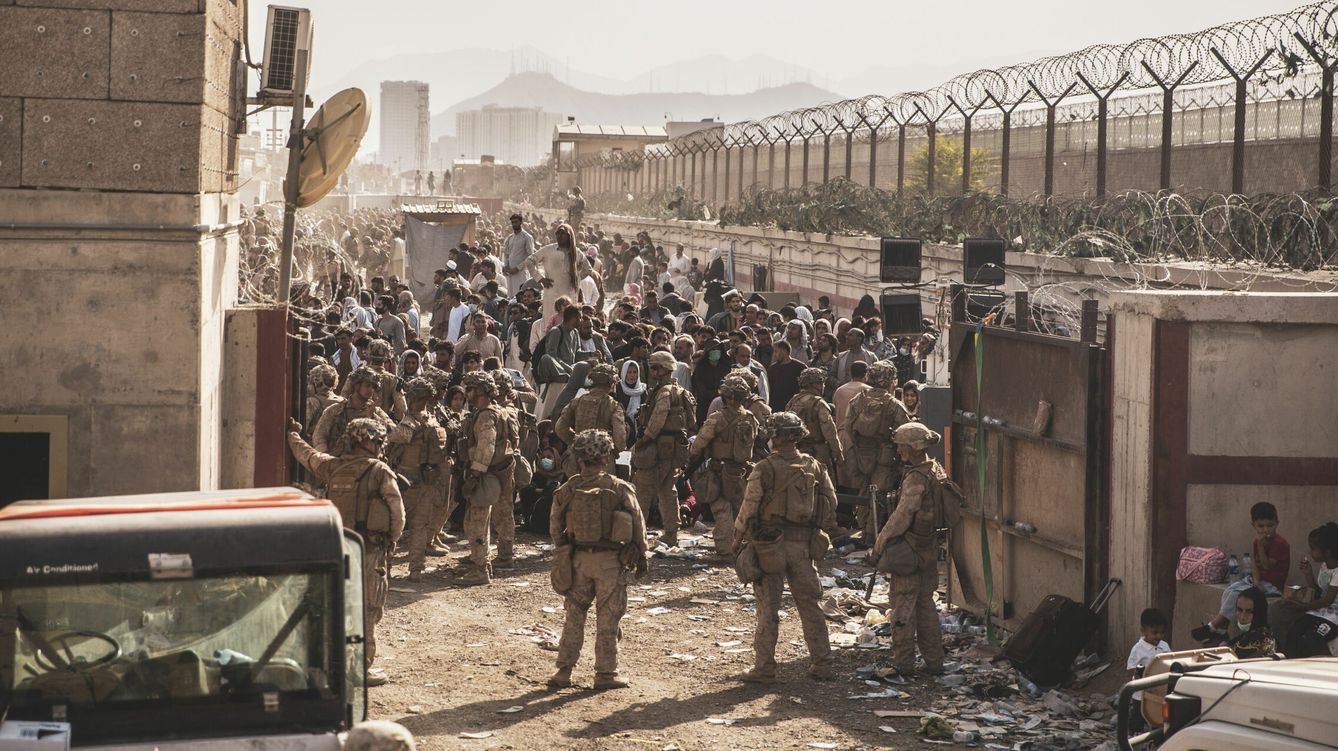 Foto: Tropas del ejército estadounidense en el aeropuerto de Kabul, el 21 de agosto. (EFE)