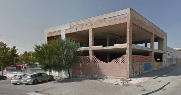 Foto: Edificio en obras ubicado en San Pedro Alcántara, donde ocurrieron los hechos. (Google Maps)
