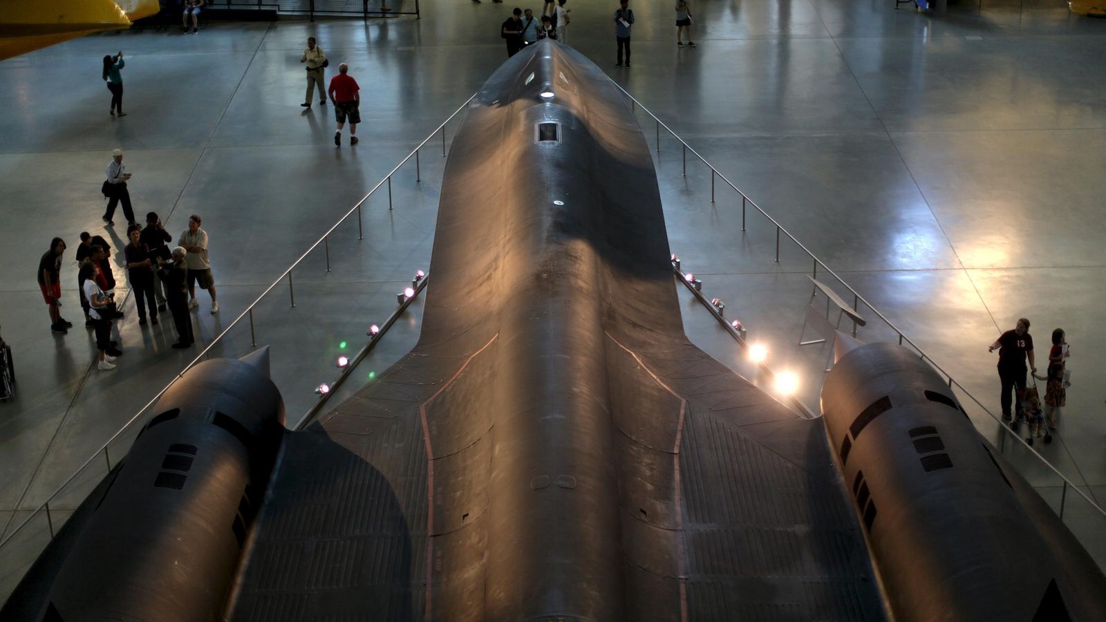 Vista superior de un Lockheed SR-71 Blackbird en el Smithsonian National Air and Space Annex Museum.