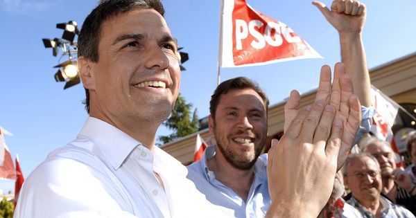 Foto: Pedro Sánchez junto a Óscar Puente. (EFE)