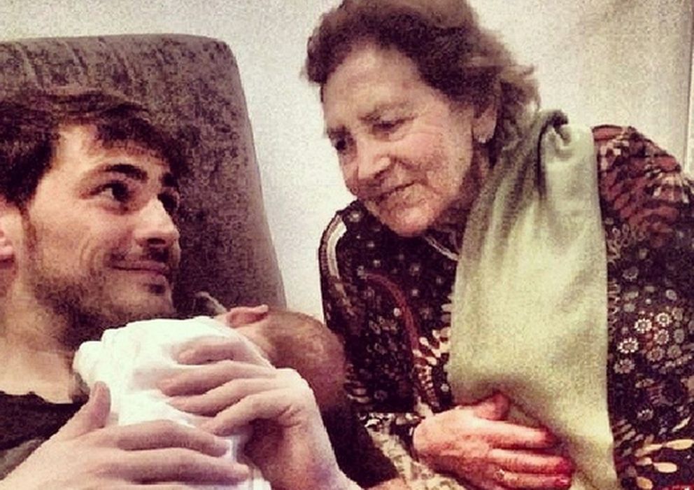 Foto: Iker, Martín y su abuela (Instagram)