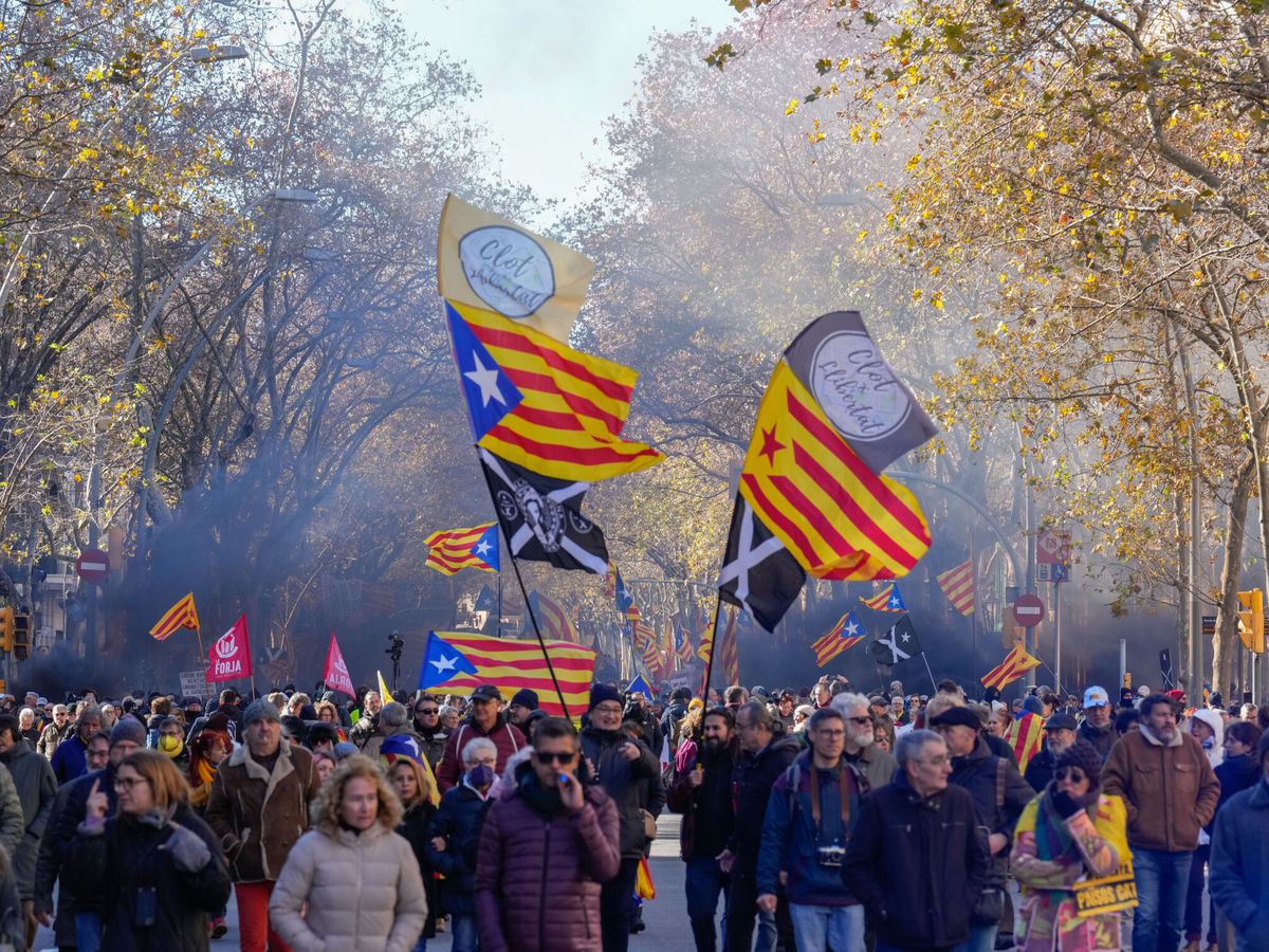 Foto: Manifestación convocada por el independentismo. (EFE/Alejandro García) 