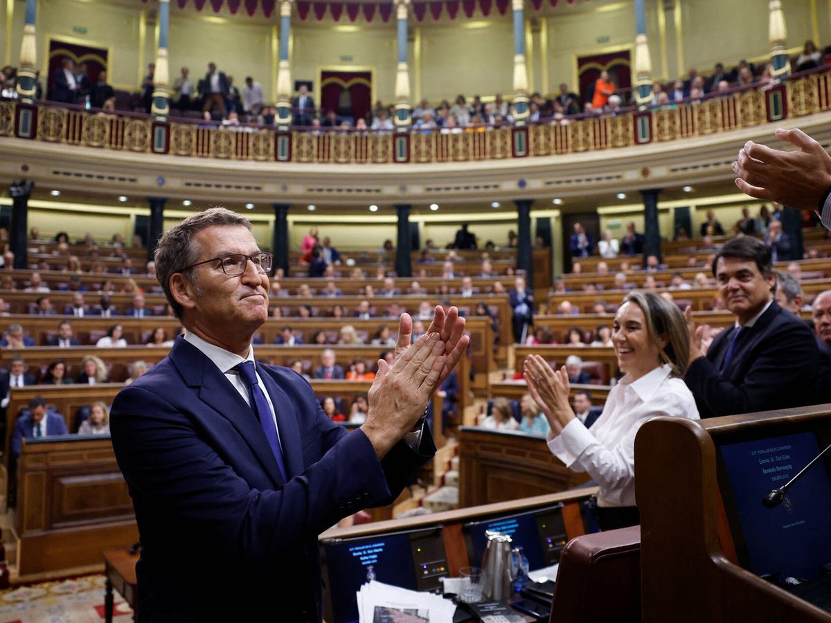 Foto: Alberto Núñez Feijóo tras su discurso del debate de investidura en el Congreso de los Diputados. (Reuters/Juan Medina)