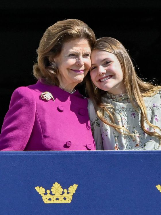 La reina Silvia de Suecia junto a la princesa Estelle. (CordonPress)