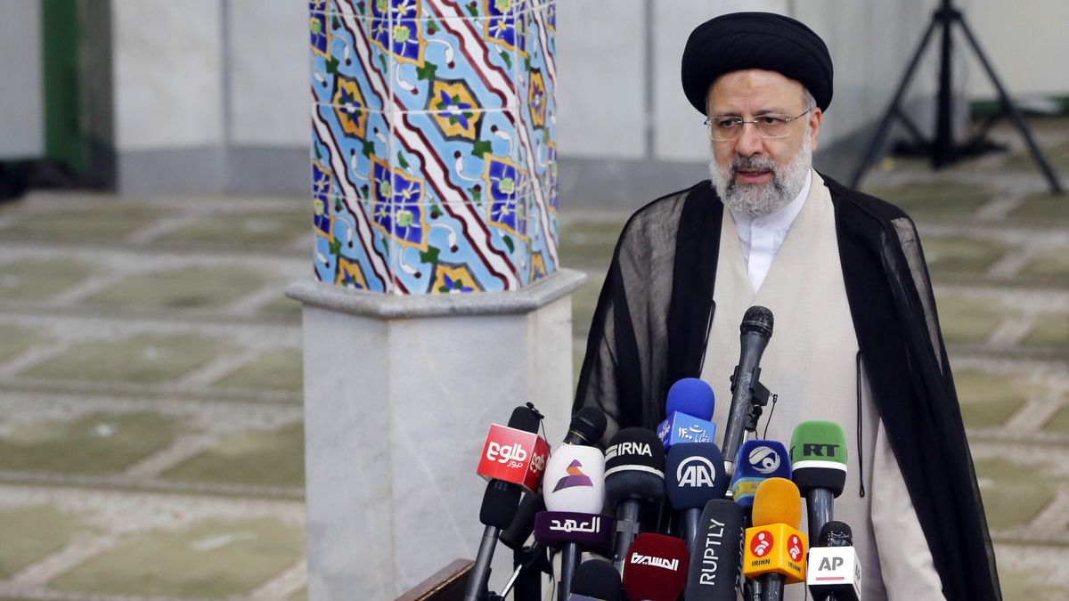 El ultraconservador Raisí gana de forma aplastante las presidenciales en Irán
