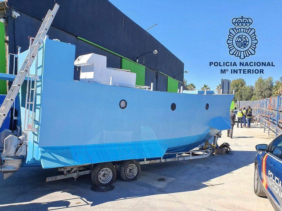 Foto: El narcosubmarino incautado en Málaga. (Policía Nacional)