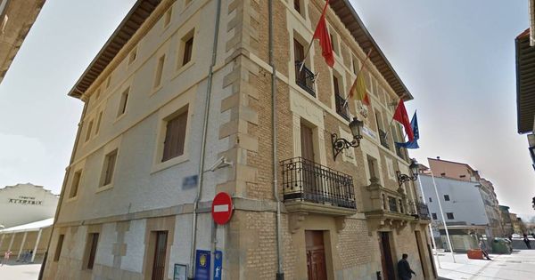 Foto: Imagen de la fachada del ayuntamiento de Villava. (Google Maps)