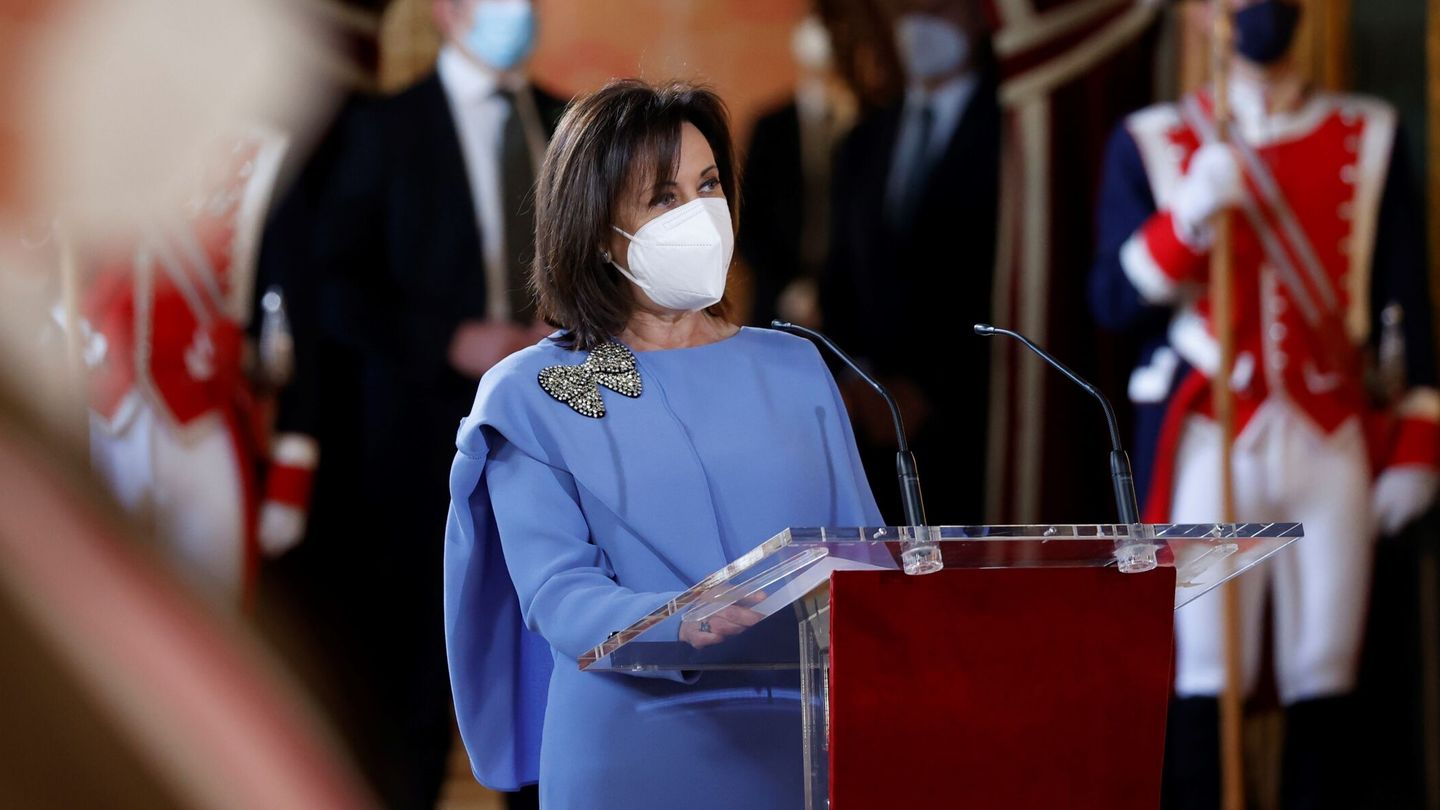 La ministra de Defensa, Margarita Robles, pronuncia un discurso en el Salón del Trono del Palacio Real (Mariscal/EFE) 