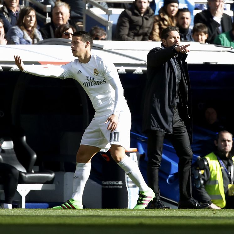 Foto: James Rodríguez decepcionó de nuevo y fue silbado por la afición del Real Madrid (EFE)