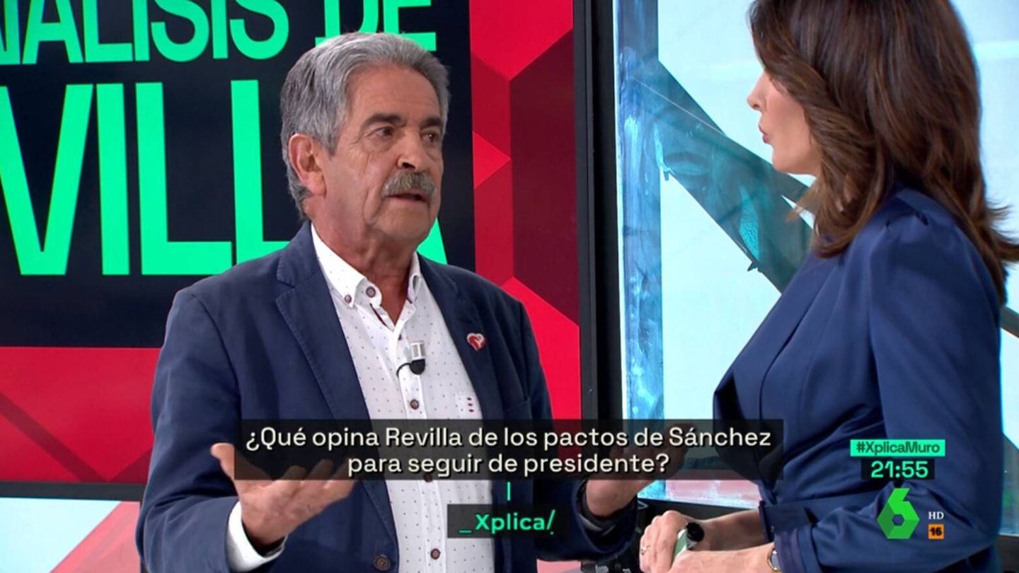Miguel Ángel Revilla junto a la presentadora Verónica Sanz. (Atresmedia)
