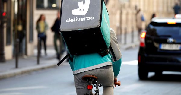 Foto: 'Rider' de Deliveroo en París. (Reuters)