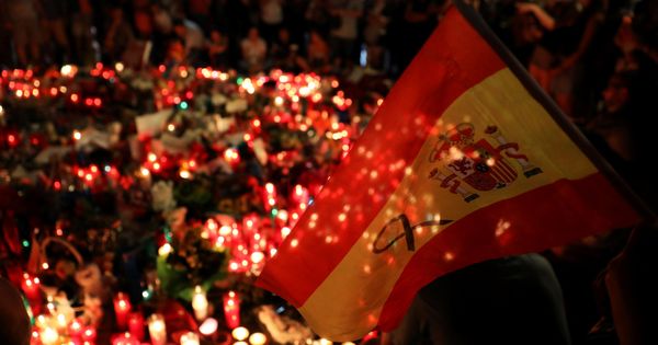 Foto: Homenaje a las víctimas del atentado de Barcelona en las Ramblas. (Reuters)