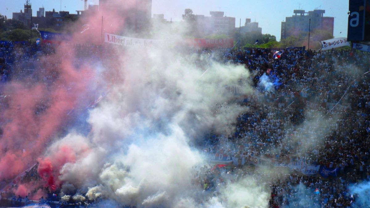 Los cánticos de muerte de las Barras Bravas dinamitan los cimientos del fútbol uruguayo
