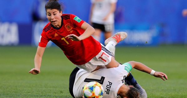 Foto: Lucía García, en un duelo contra la alemana Popp. (Reuters)