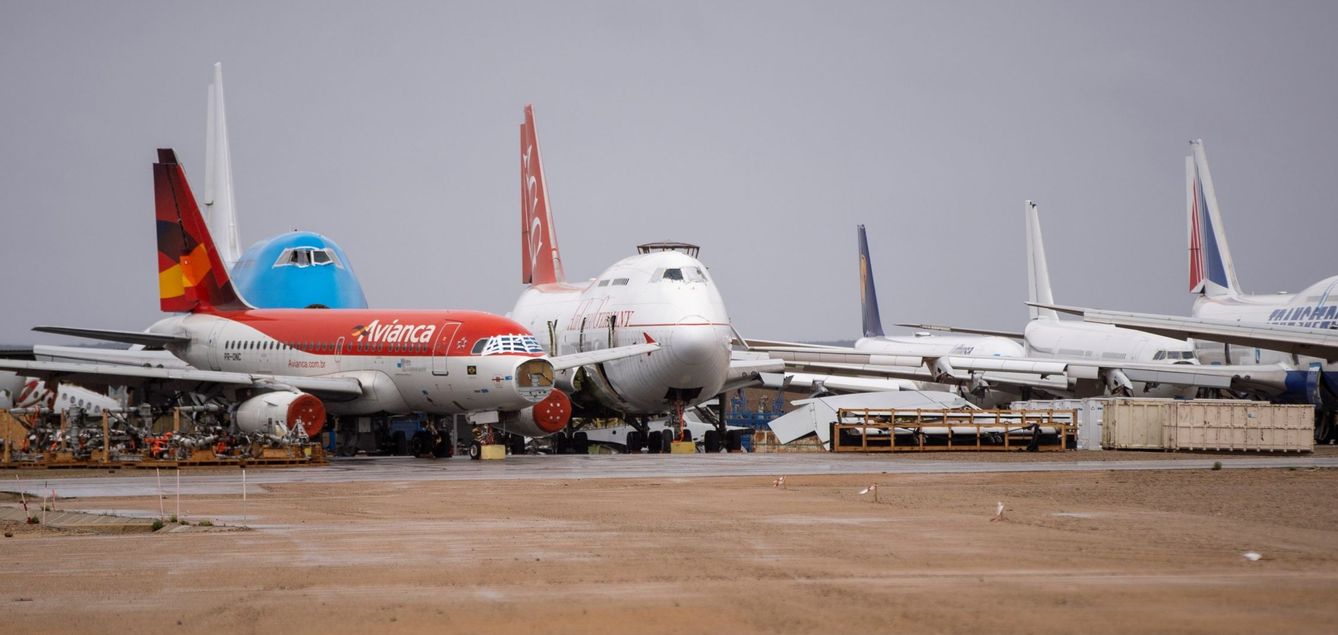 Aviones en el aeropuerto de Teruel. (EFE)