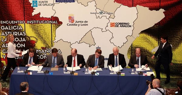 Foto: Los presidentes de las seis comunidades firmantes de la declaración para la reforma de la financiación autonómica. (FE)
