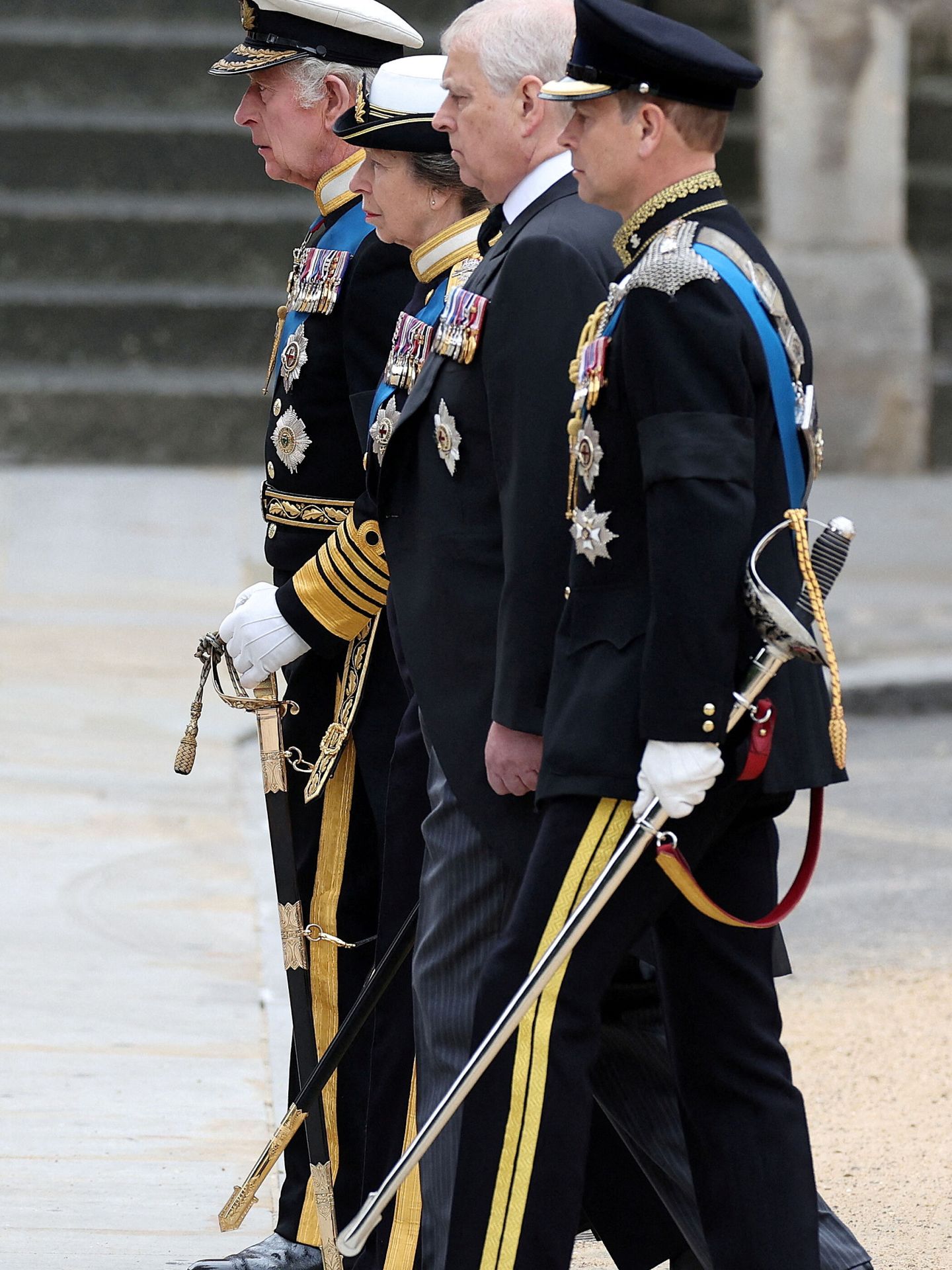 Los cuatro hijos de la reina Isabel: el rey Carlos junto a su hermana, la princesa Ana, el príncipe Andrés y el príncipe Eduardo. (Reuters/Pool/Marc Aspland)