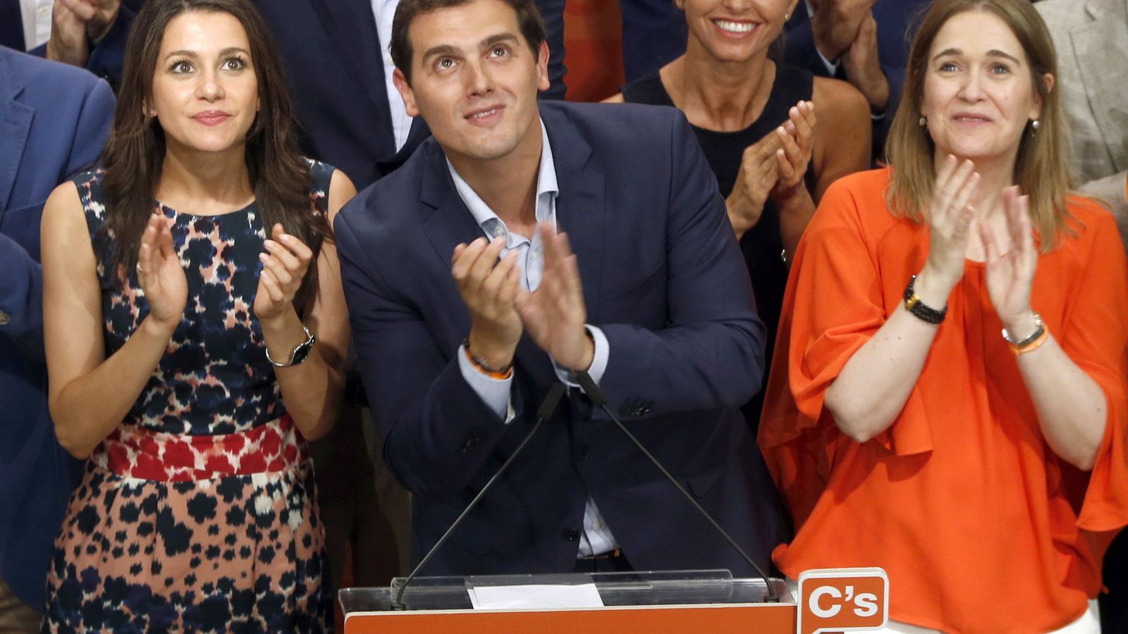 Foto: El líder de Ciudadanos, Albert Rivera, junto a la líder del partido en Cataluña, Inés Arrimadas. (EFE)