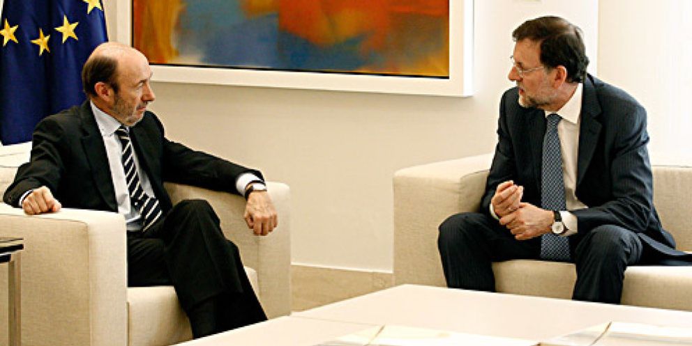 Foto: Rajoy y Rubalcaba sólo acuerdan estudiar la reforma de las administraciones