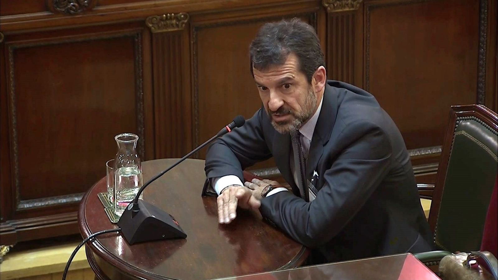 Foto: El comisario de los Mossos d'Esquadra Ferran López, durante su comparecencia en una nueva sesión del juicio. (EFE)