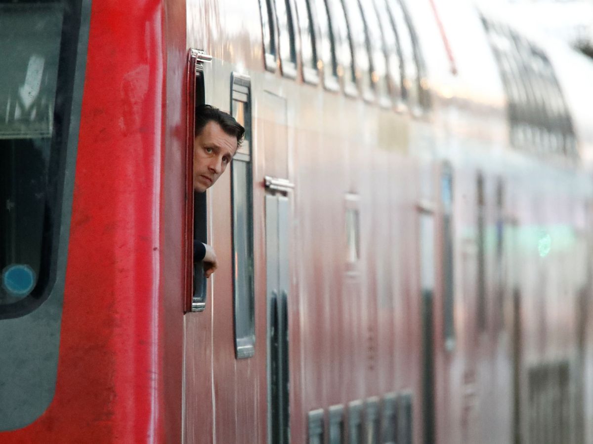 Foto: El maquinista de un tren de Deustche Bahn. (Reuters)