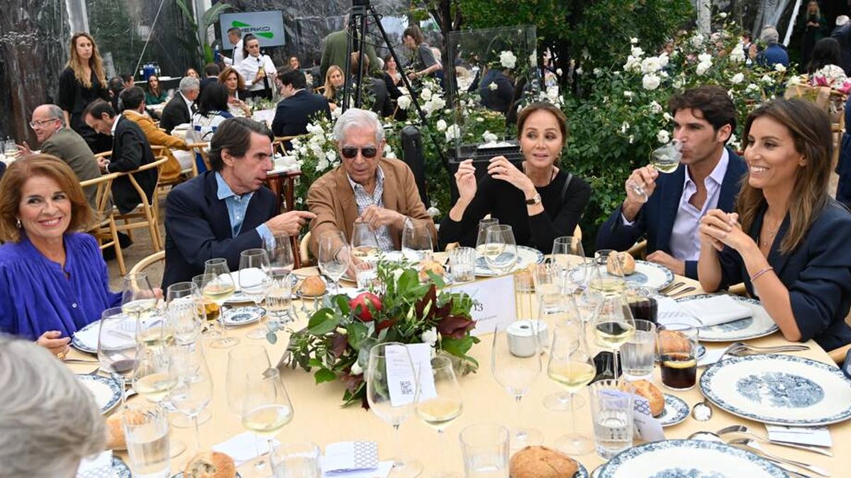 La fiesta de Vargas Llosa desde dentro: destacados invitados, sin capea y con subasta