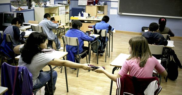 Foto: Niñas en un colegio de Andalucía. (EFE)