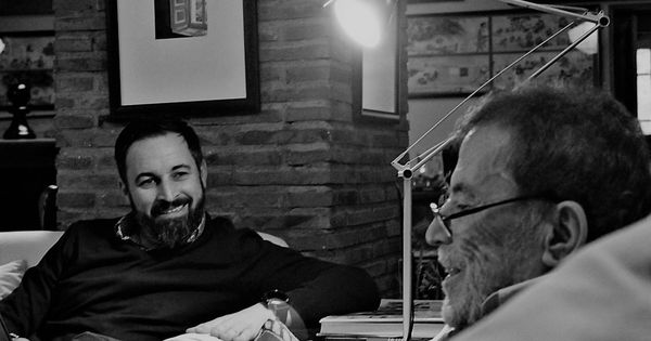 Foto: Santiago Abascal, junto a Fernando Sánchez Dragó. (Planeta)