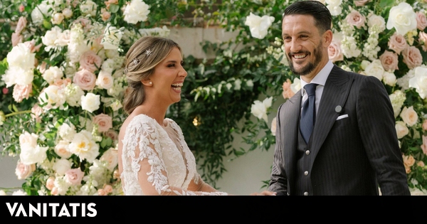 ¿Qué es Vanitatis? Un informe sobre los detalles de la boda del futbolista Luis Alberto en Sevilla, incluyendo dos vestidos de novia, un concierto de Niña Pastori, y una lista de invitados.