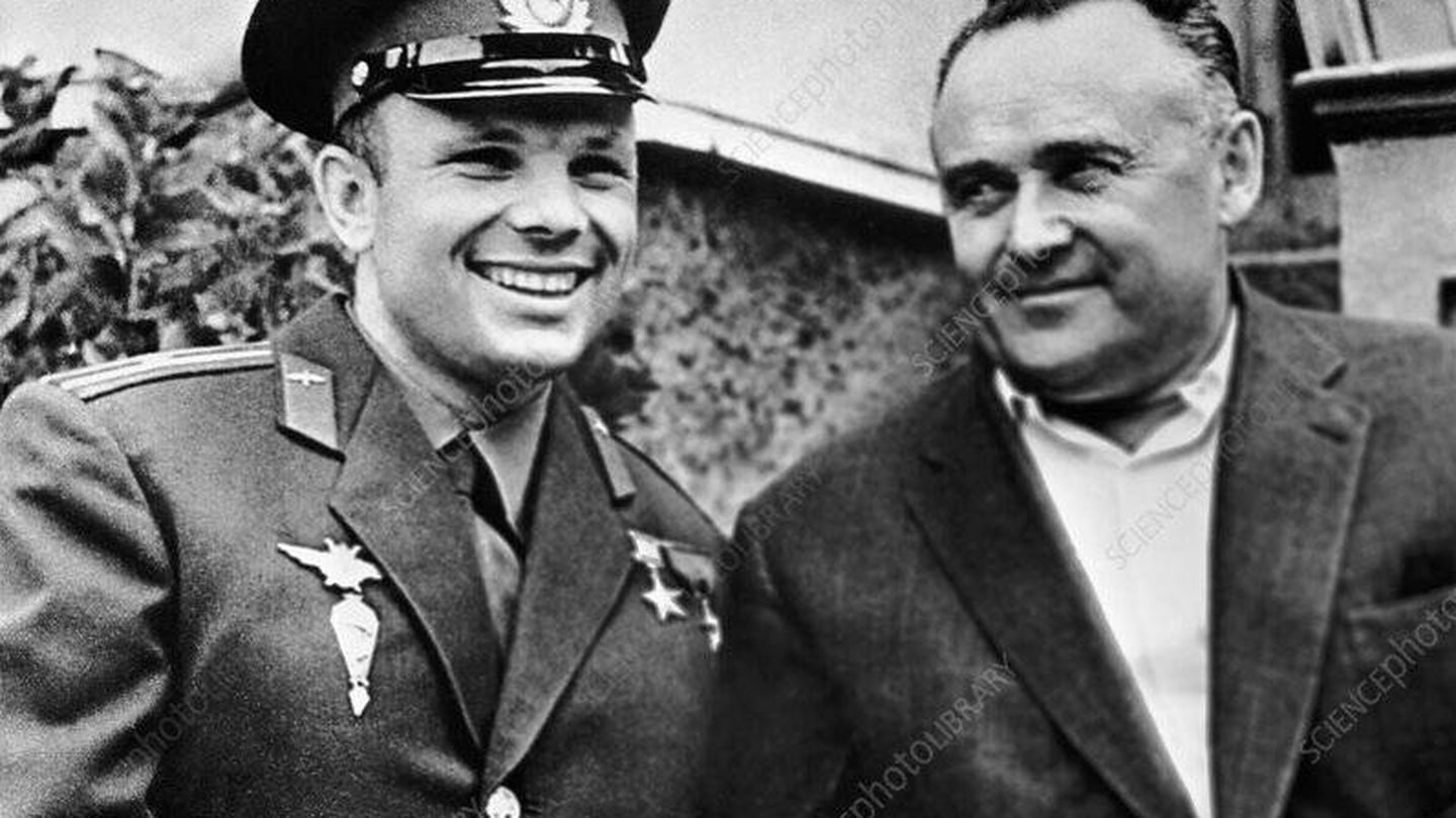 Yuri Gagarin, primer hombre en órbita, y Sergei Korolev