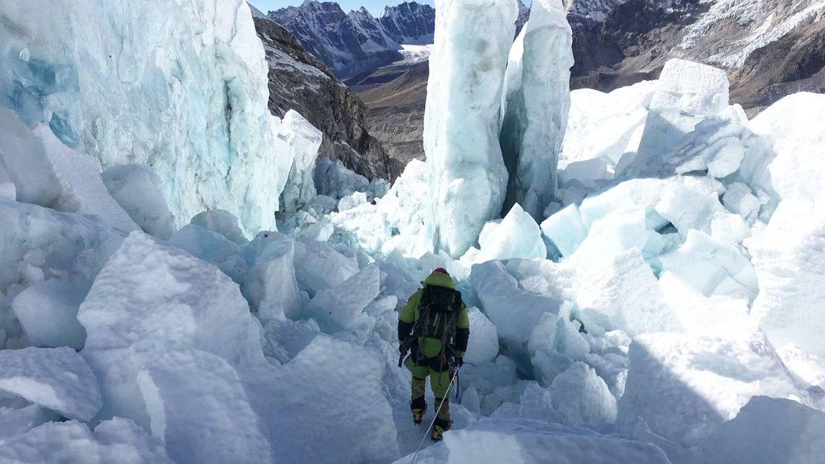 El Everest dijo 'no' a Alex Txikon: "Podemos perder los dedos de pies y manos"