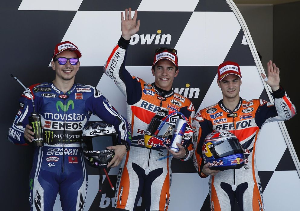Foto: Márquez junto a Lorenzo y Pedrosa después de lograr la pole (Reuters).