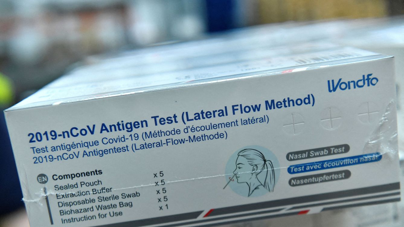 Alerta sanitaria: retiran estos test covid de las farmacias por bacterias
