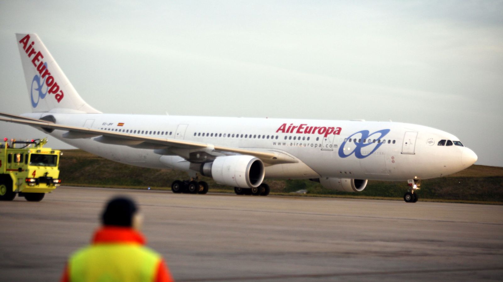 Foto: Un avión de la compañía Air Europa. (EFE)