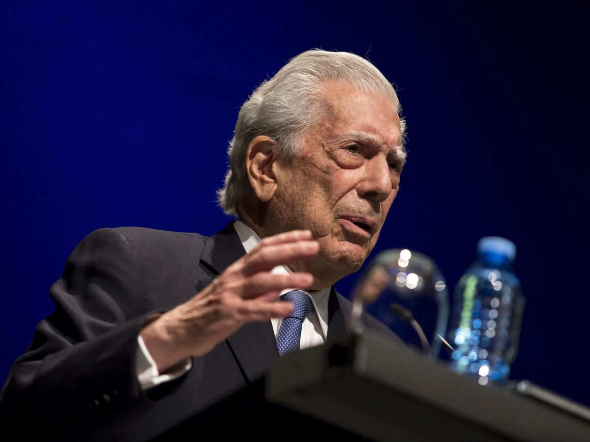 Foto: El escritor peruano y Premio Nobel de Literatura Mario Vargas Llosa. (EFE/Daniel Pérez)