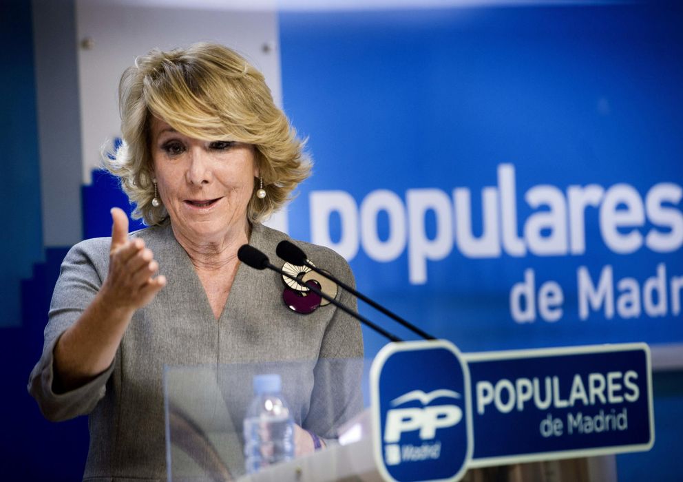 Foto: La presidenta del PP de Madrid, Esperanza Aguirre, durante la rueda de prensa. (EFE)
