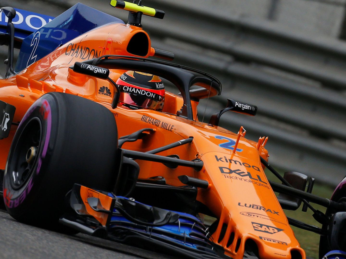 Los dos McLaren se ayudaron entre sí con los rebufos en la Q2. (Reuters)