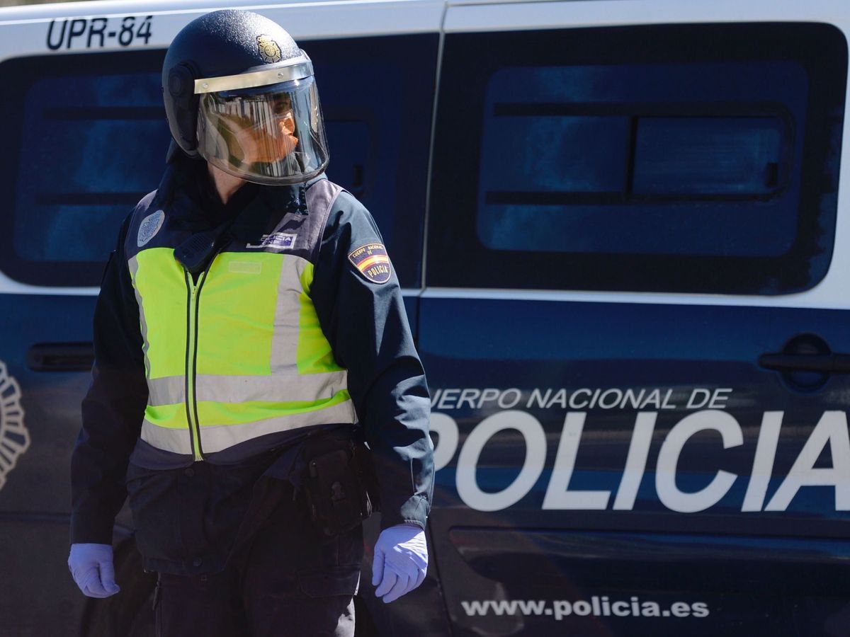 Foto: Efectivo de la Policía Nacional. (EFE)