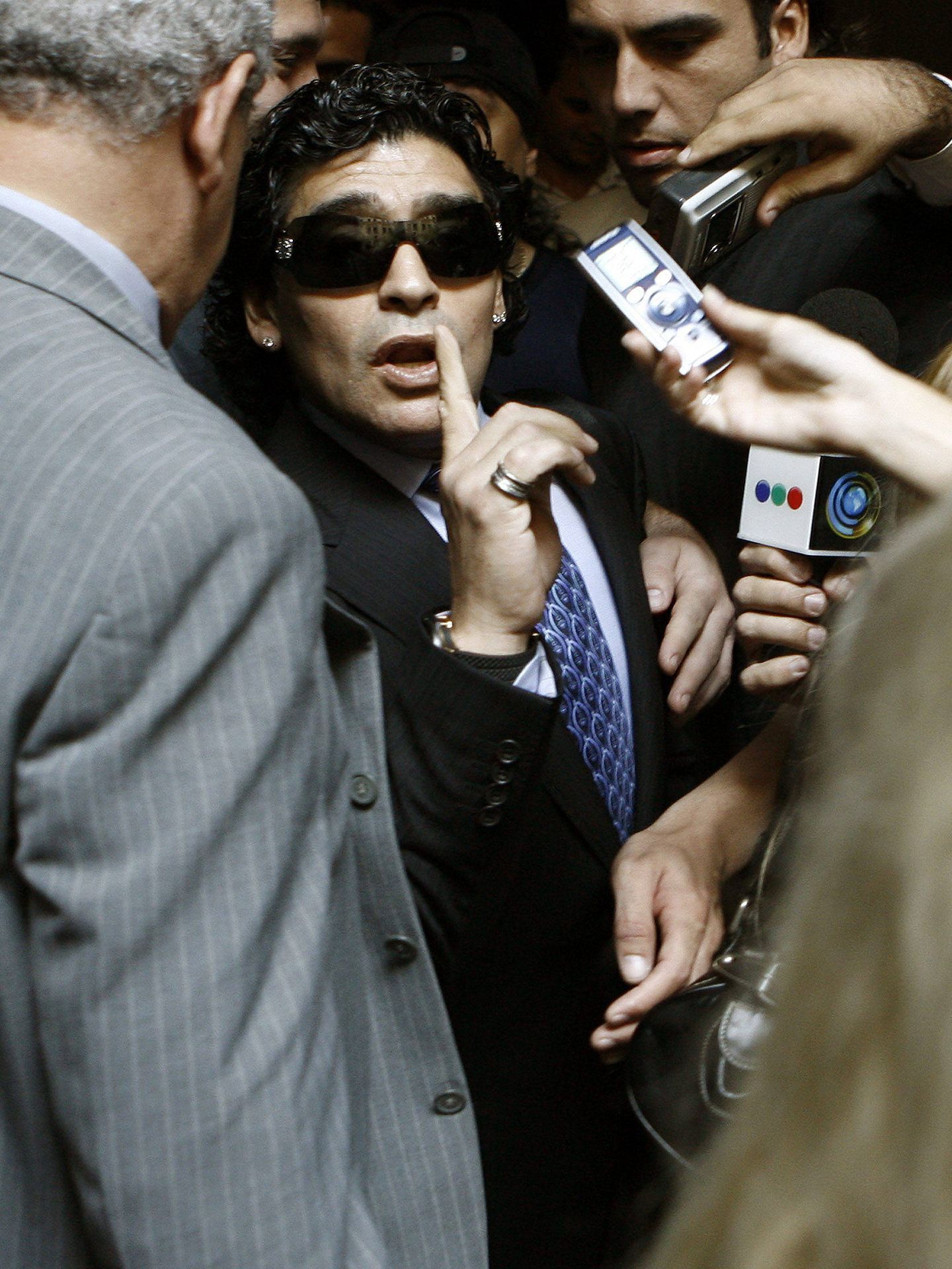 Maradona, en audiencia de conciliación con su exmánager Guillermo Coppola. (EFE)