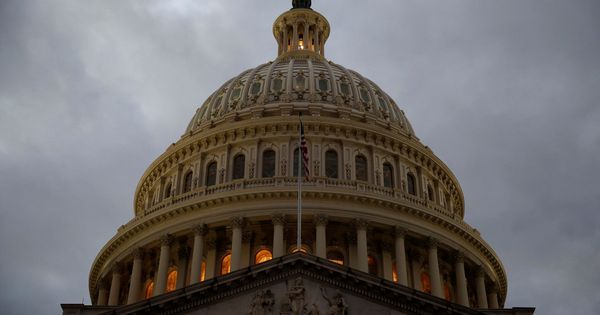 Foto: Vista del Capitolio, horas antes de la crítica votación sobre la reforma fiscal de Trump. (Reuters)