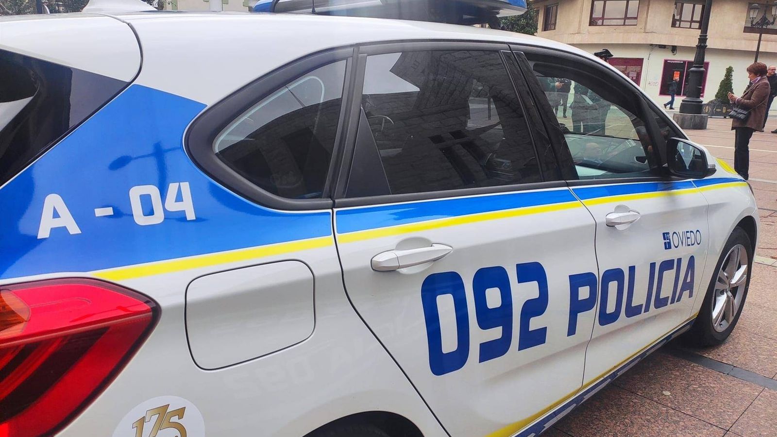 Localizan el cuerpo sin vida de un hombre dentro de un coche abandonado en Ciudad Naranco (Oviedo)