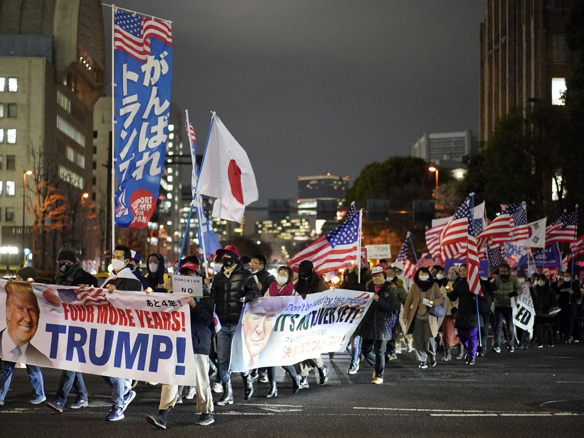 Foto: Marcha a favor del presidente saliente de EE.UU., Donald Trump, en Tokio. (EFE)