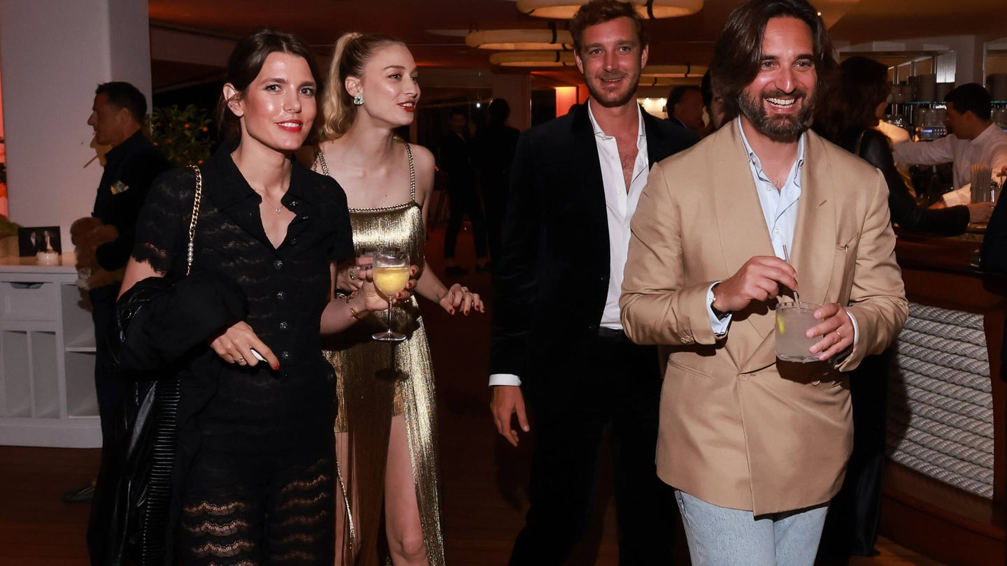 Carlota, Beatrice, Pierre y Dimitri, en Cannes. (Getty Images)